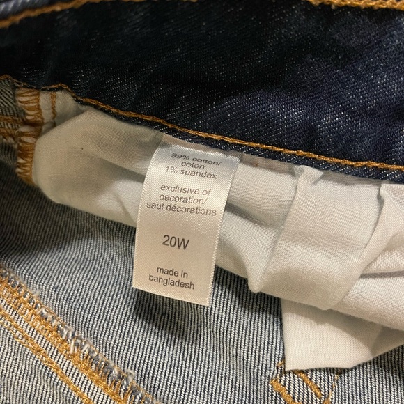 Maurice’s Plus Size High Rise Distressed Jean Shorts - Picture 5 of 6